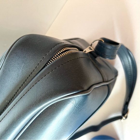 Vintage Deep Blue Vinyl Overnight Bag - Picture 8 of 11